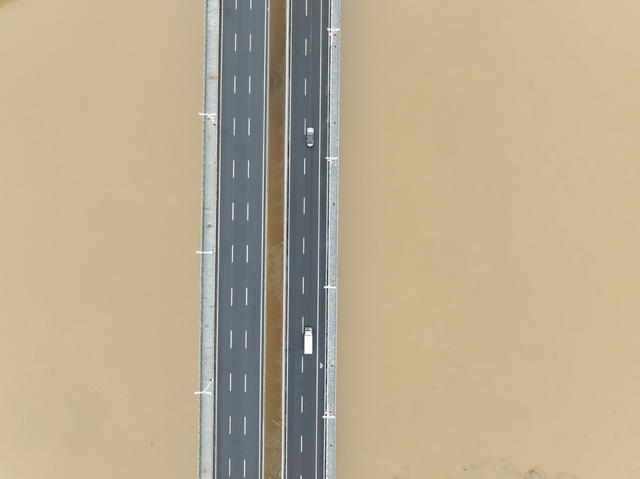 洪水
上涨
讯期
强降雨
