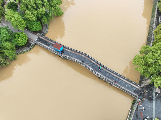 洪水
上涨
讯期
强降雨
