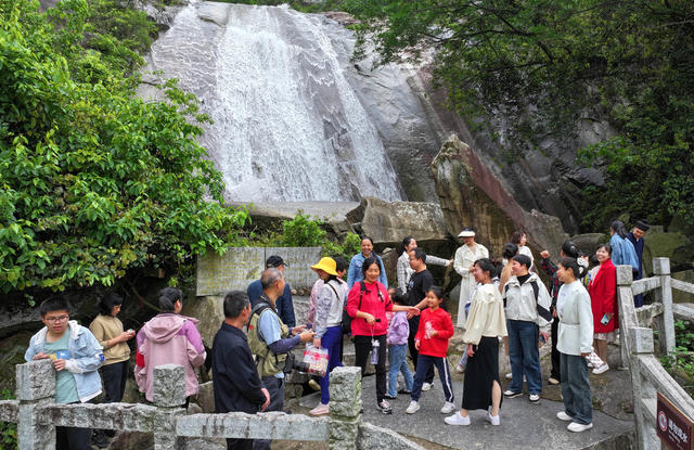 五一 假期 旅游 游客 南岳 