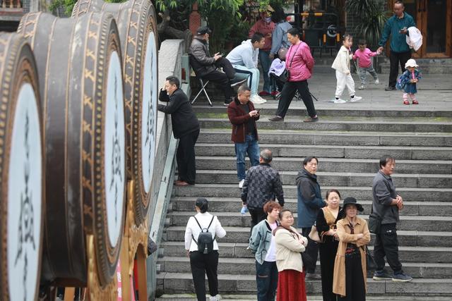 吉首市 乾州 古城 人们 游人 参观 游览 度假