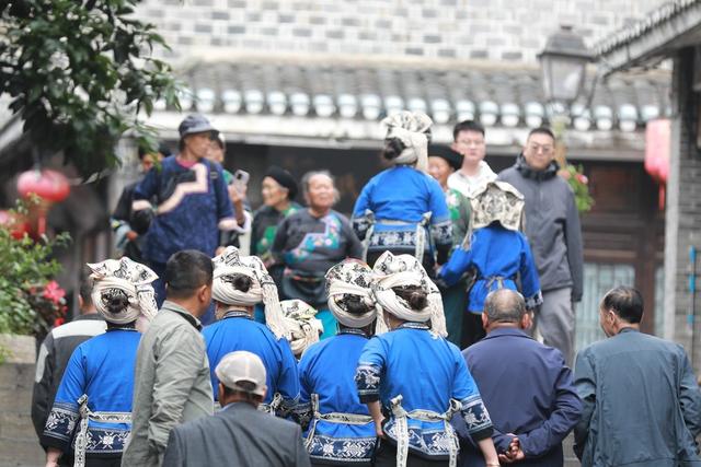 吉首市 乾州 古城 人们 游人 参观 游览 度假