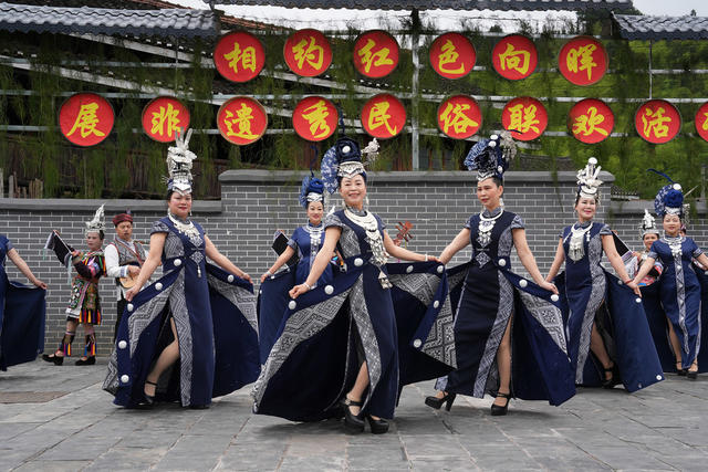 五一国际劳动节  重走长征路  秀非遗民俗