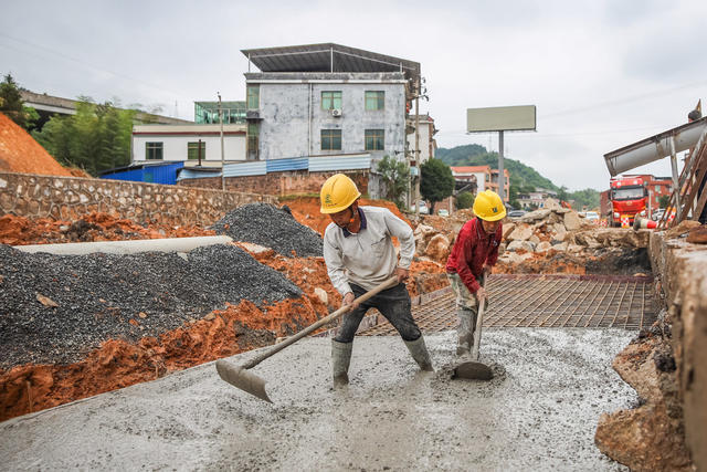 施工 建设 工程 工人 五一 假期
