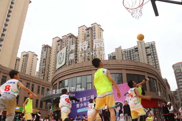 五一假期  青少年篮球赛  欢度假期