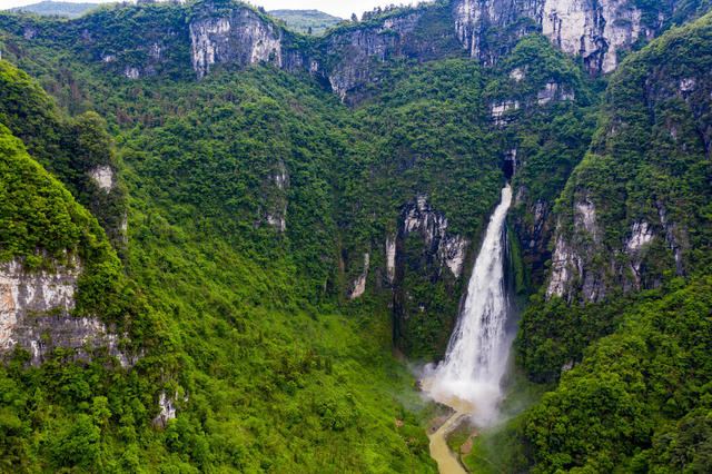 五一  假期  瀑布  湘西  游人  旅游