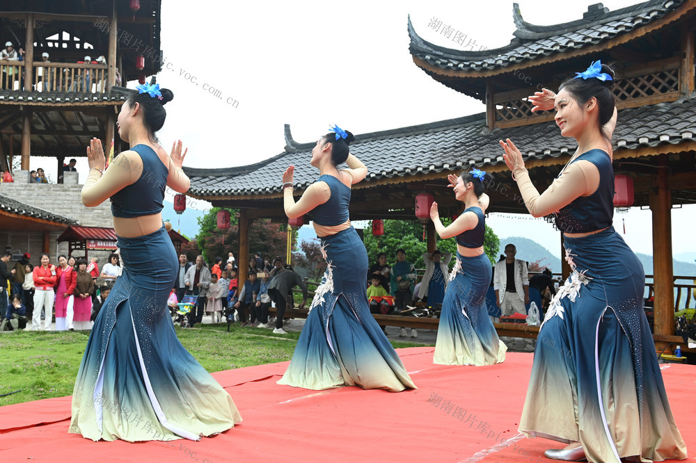 文化 文艺 演出 景区 游客 送文化进景区 文旅融合  “五一”假期 文艺工作者