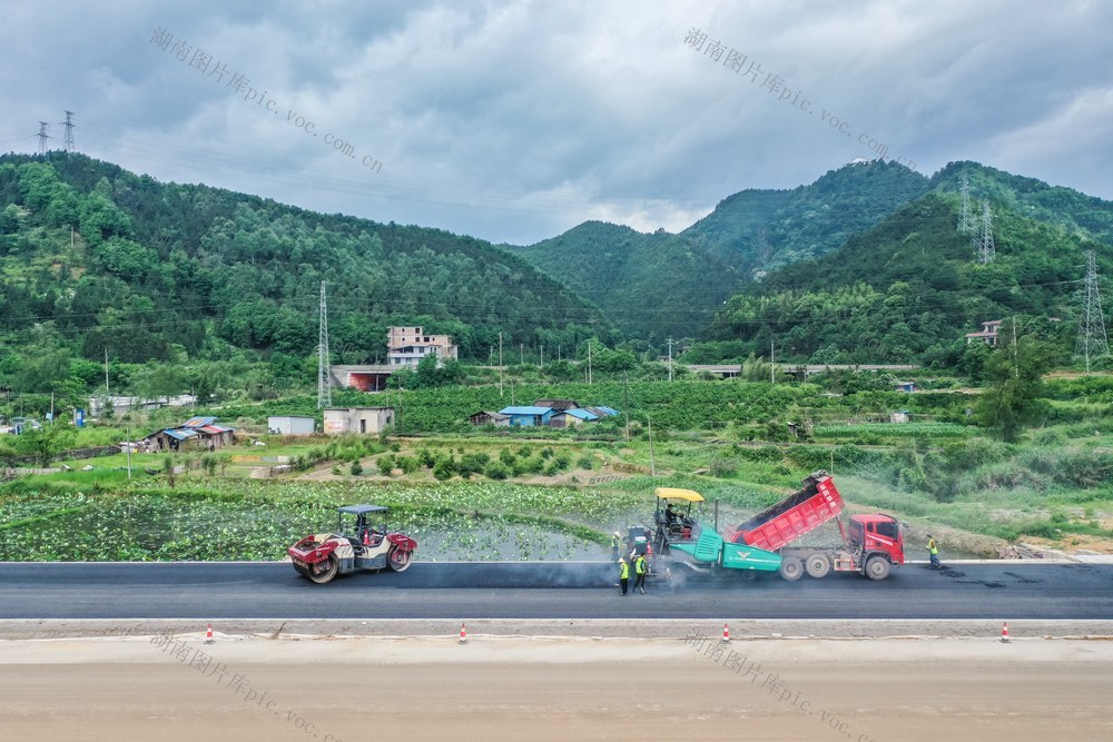  National highway traffic construction road