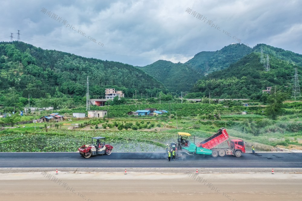 国道 公路 交通 建设 施工 道路