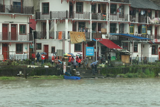 全国防灾减灾日  以你估计抢险演练
党员突击队
