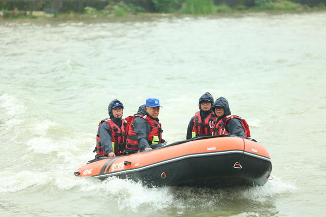 全国防灾减灾日  以你估计抢险演练
党员突击队
