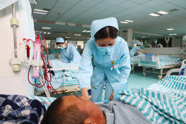 护士节  5.12  坚守岗位
医护