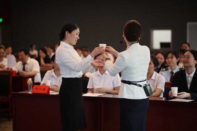 营商环境、礼仪、政务服务、能力提升、培训