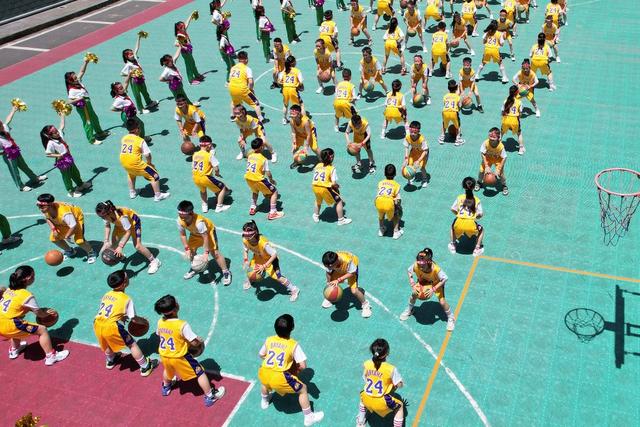 学生 土家族 湘西  篮球 湘西 苗族 运动 双减 政策 表演 健身 小学