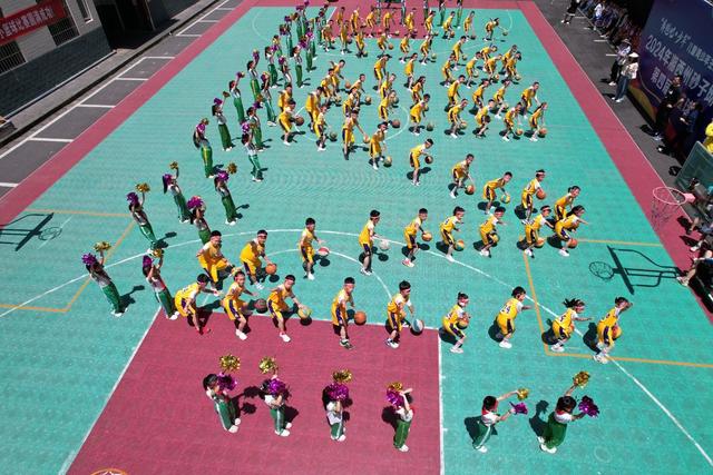 学生 土家族 湘西  篮球 湘西 苗族 运动 双减 政策 表演 健身 小学