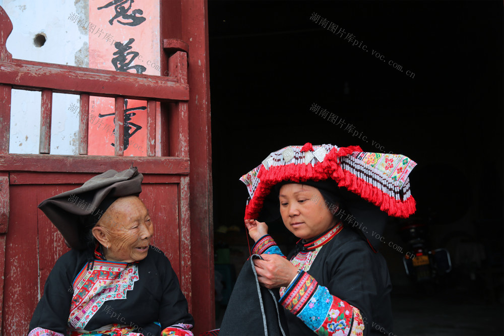  Zixing, Hunan: Yao Xiu, a 90 year old grandmother teacher