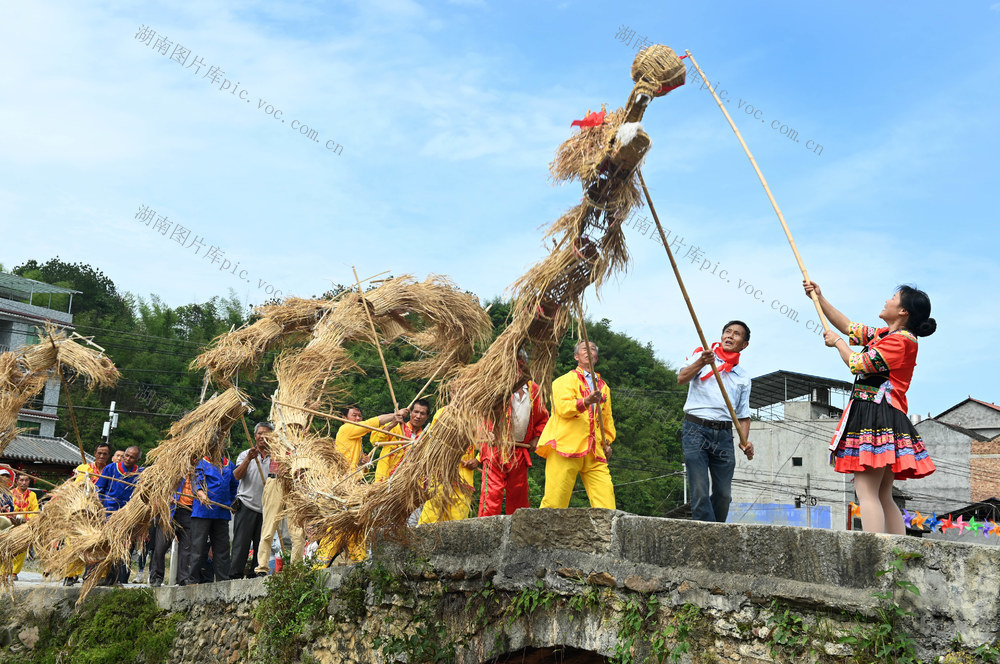  Girls' Day April 8 Folk Traditional Festival Miao Minority Dance Grass Dragon Witch Water River Culture Tourist Girl