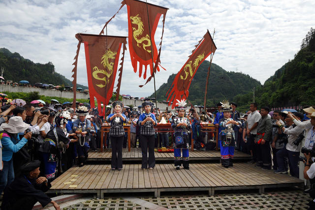 四月八 苗族 民俗 游客  村民  欢庆