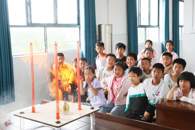 科普  校园  大篷车  科技