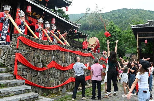 旅游 民俗文化 民俗活动 游客 苗族 侗族 传统文化  文旅融合 乡村游