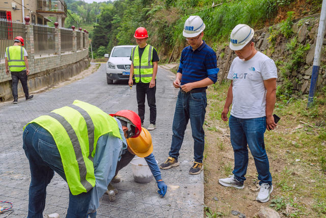 宝田茶旅  乡镇通三级公路建设