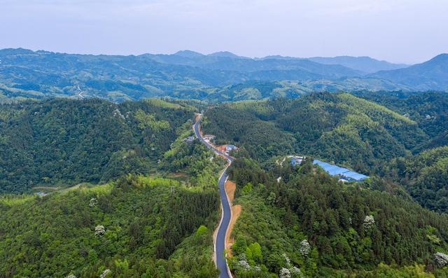 宝田茶旅  乡镇通三级公路建设