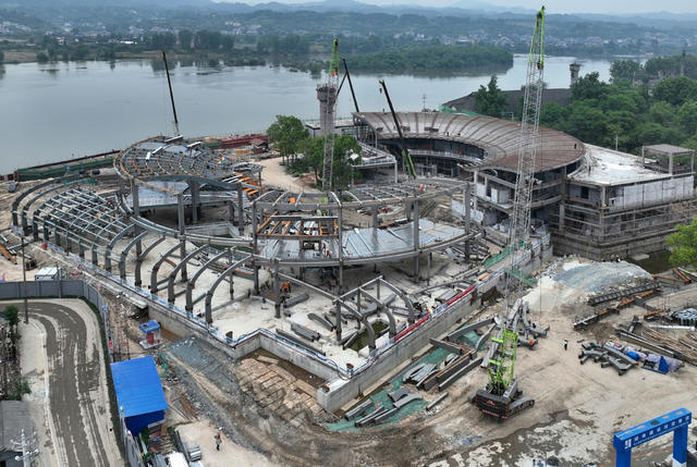 项目建设施工忙