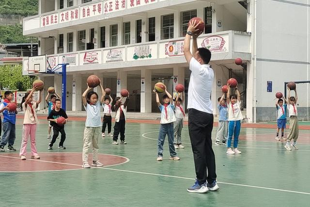 土家族 儿童 学校 苗族 送教 小学 爱心 留守儿童 古丈 墨戎 湘西