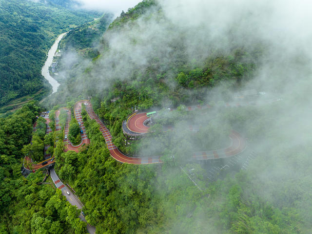 矮寨大桥 峡谷 苗寨 盘山公路 云雾