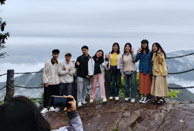 湖南资兴 回龙山 群众 假日