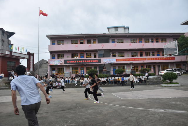 篮球赛 为课后服务添彩