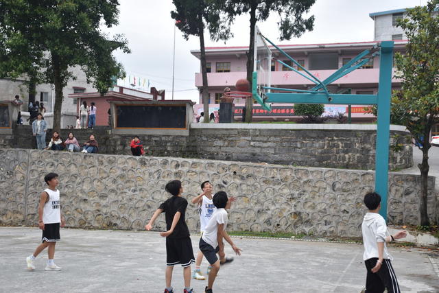 篮球赛 为课后服务添彩