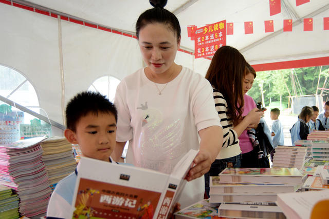 嘉禾：图书巡展 文化惠民