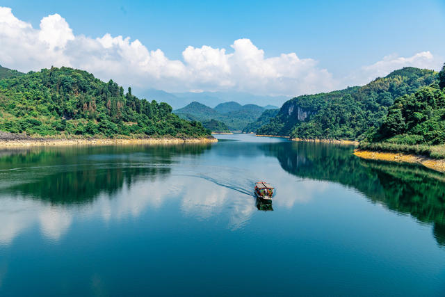 绿水青山  美丽乡村