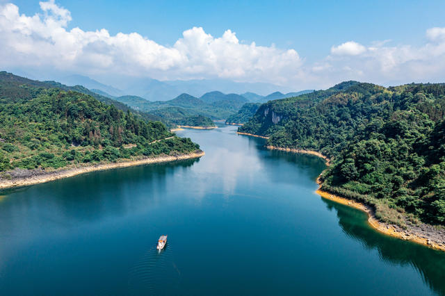 绿水青山  美丽乡村