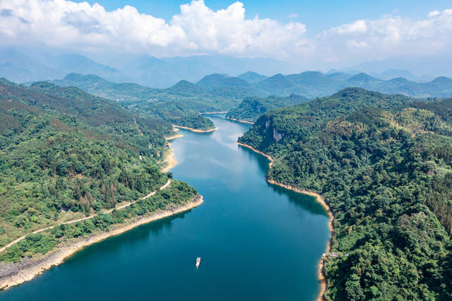绿水青山  美丽乡村