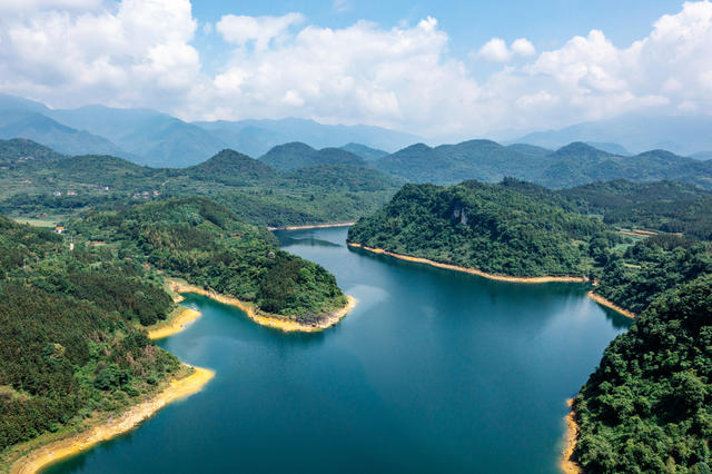 绿水青山  美丽乡村