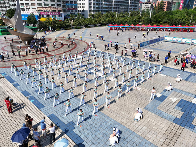 科技  活动周  启动  参观  成果展