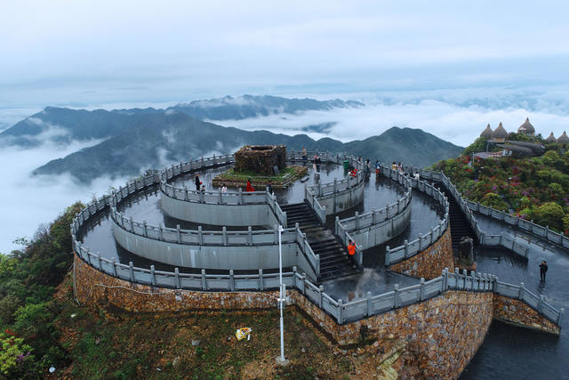 湖南资兴 雨 回龙山 美 神奇 云海