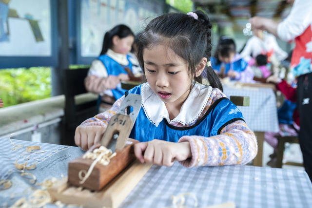 湖南娄底 非遗研学 乐享假期 “五一” 扎染知识