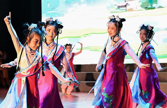 资兴 戏曲进校园 六一