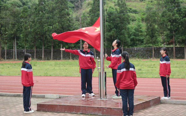 湖南桂东  国旗  “六一” 爱国情感 同学