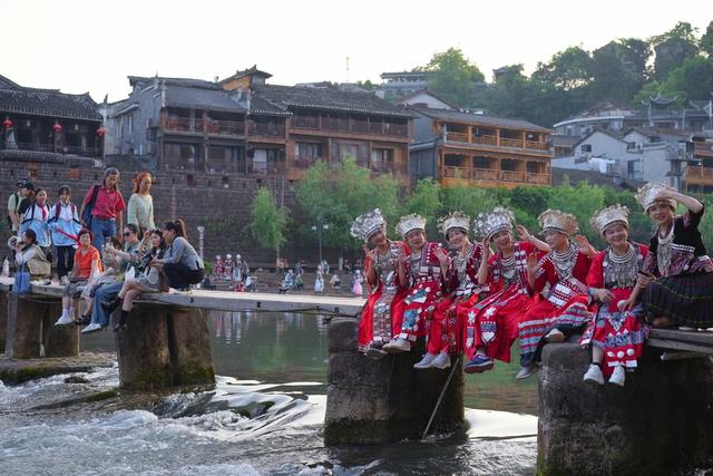 旅游 五一 热潮 5A 凤凰古城