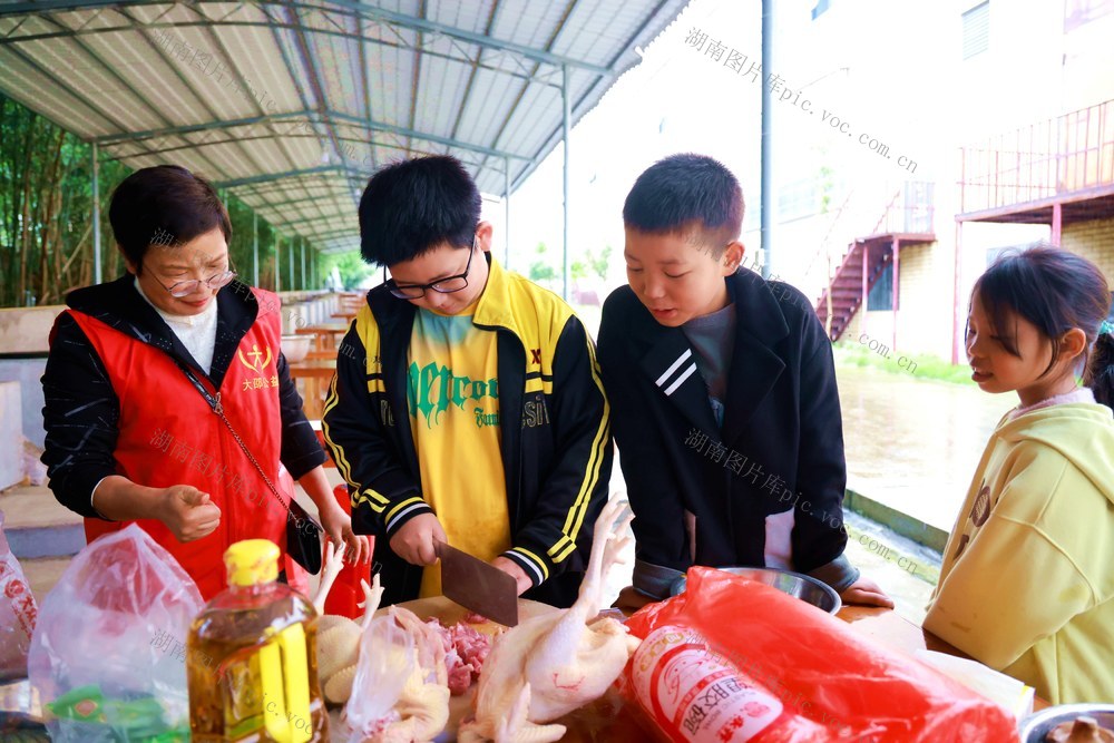  Volunteer activities for cooking children