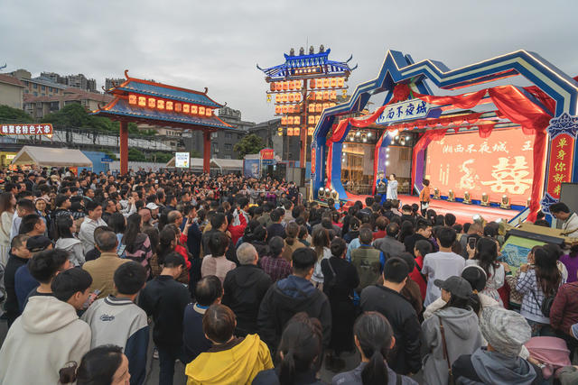 五一小长假  五四青年节  湘西王婆说媒现场火爆   