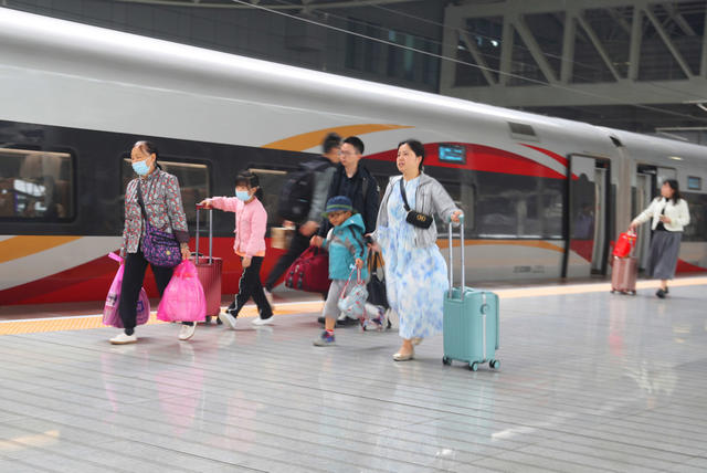 铁路 客流 高峰 五一 假期