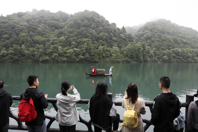 五一假期 假日旅游 山水画卷 美如画 旅游经济  