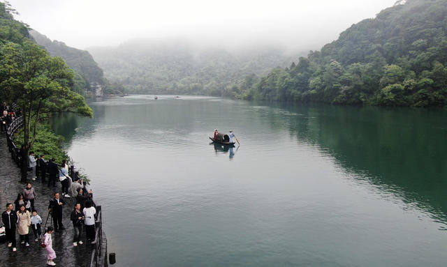 五一假期 假日旅游 山水画卷 美如画 旅游经济  