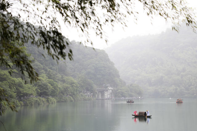五一假期 假日旅游 山水画卷 美如画 旅游经济  