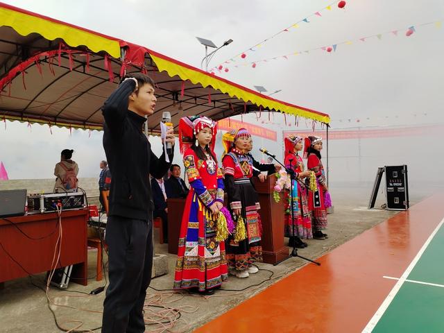 新春篮球赛，展现青春活力，增添浓浓年味