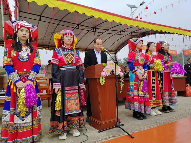 新春篮球赛，展现青春活力，增添浓浓年味